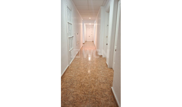 Odsprzedaż - Mieszkanie w bloku - Torrevieja - La Mata