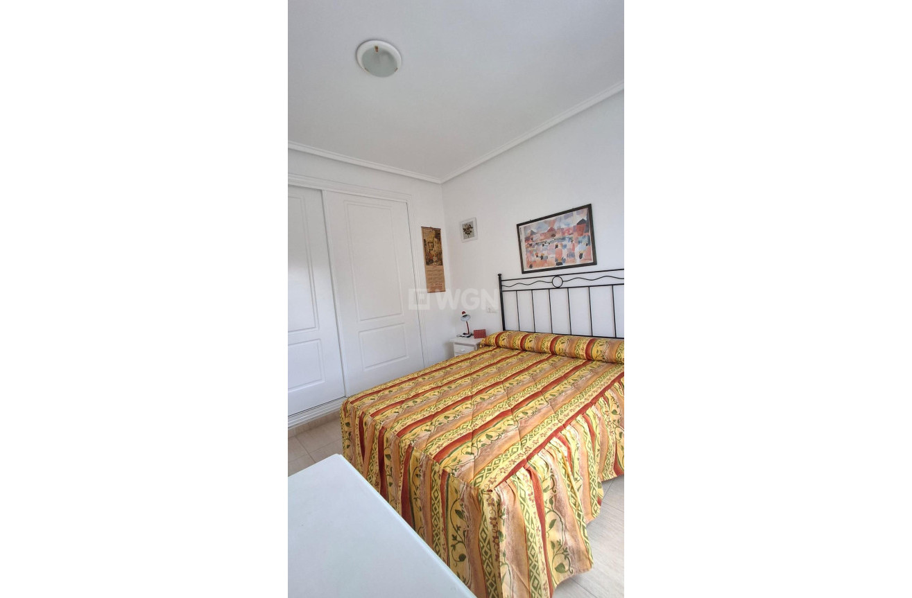 Odsprzedaż - Mieszkanie w bloku - Torrevieja - La Mata