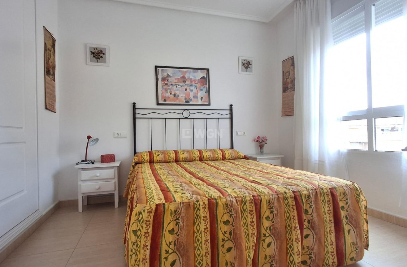 Odsprzedaż - Mieszkanie w bloku - Torrevieja - La Mata