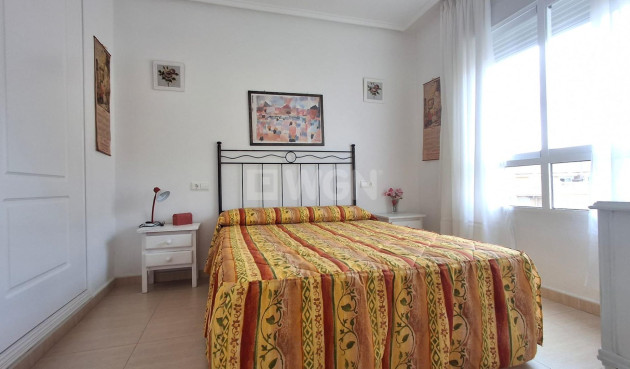 Odsprzedaż - Mieszkanie w bloku - Torrevieja - La Mata