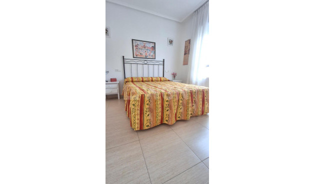 Odsprzedaż - Mieszkanie w bloku - Torrevieja - La Mata