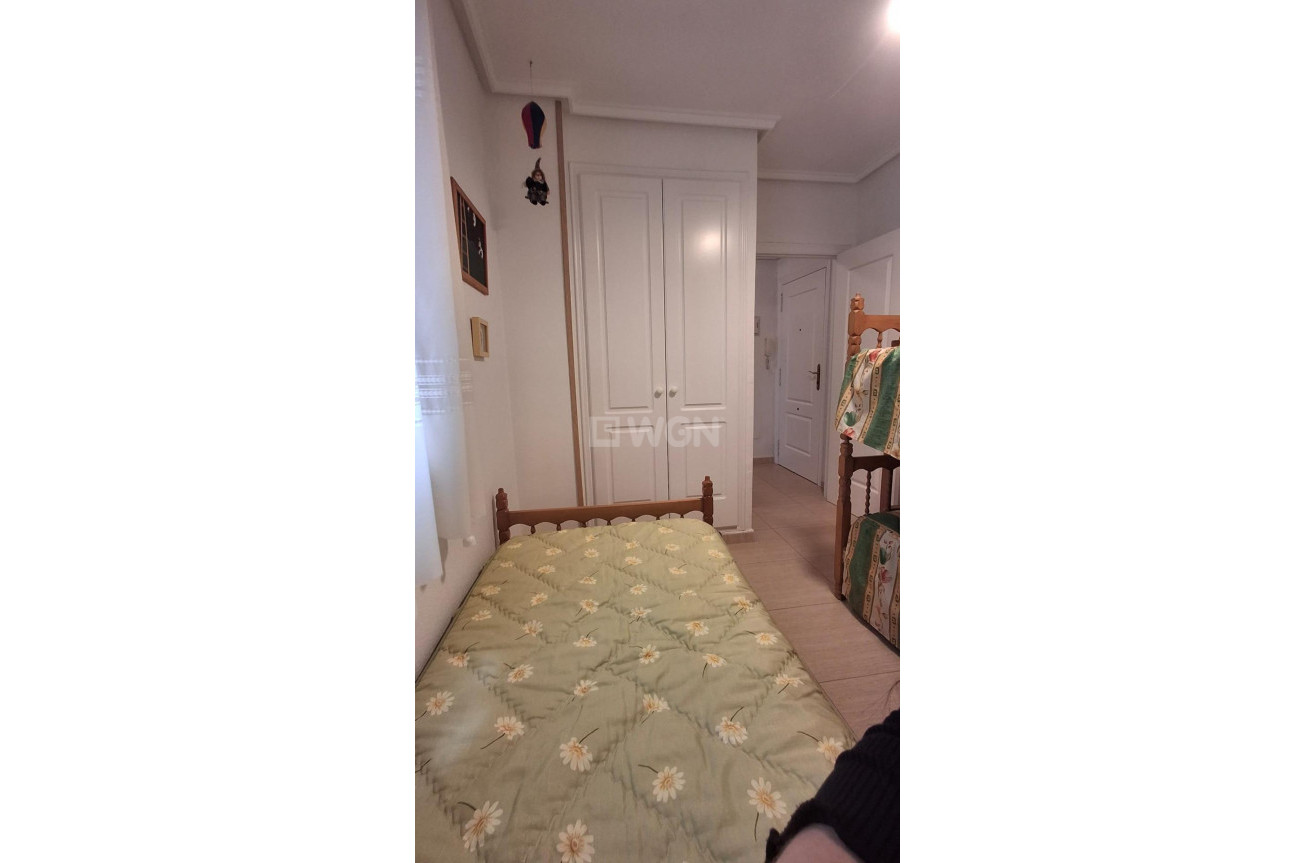 Odsprzedaż - Mieszkanie w bloku - Torrevieja - La Mata