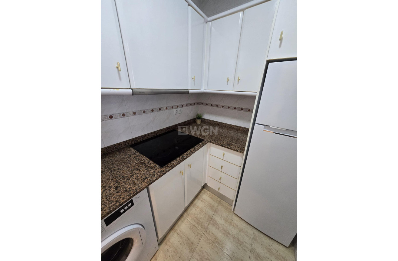 Odsprzedaż - Mieszkanie w bloku - Torrevieja - Torreblanca