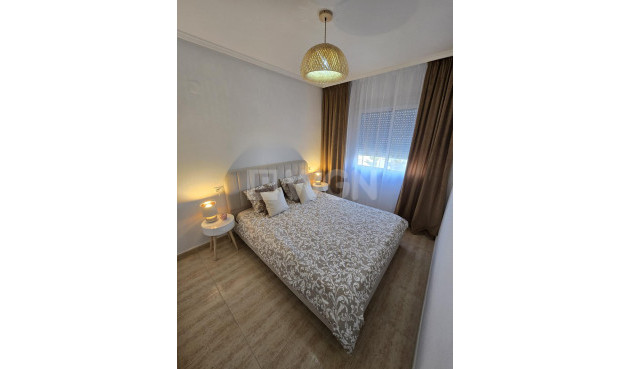 Odsprzedaż - Mieszkanie w bloku - Torrevieja - Torreblanca
