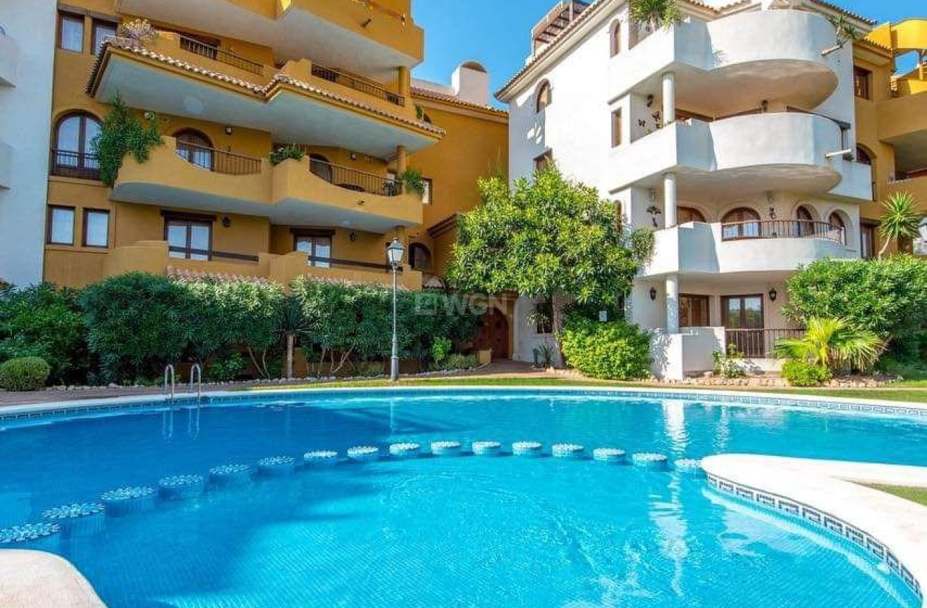 Odsprzedaż - Mieszkanie w bloku - Torrevieja - Punta Prima