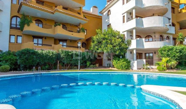 Odsprzedaż - Mieszkanie w bloku - Torrevieja - Punta Prima
