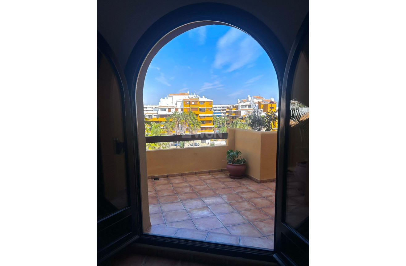 Odsprzedaż - Mieszkanie w bloku - Torrevieja - Punta Prima