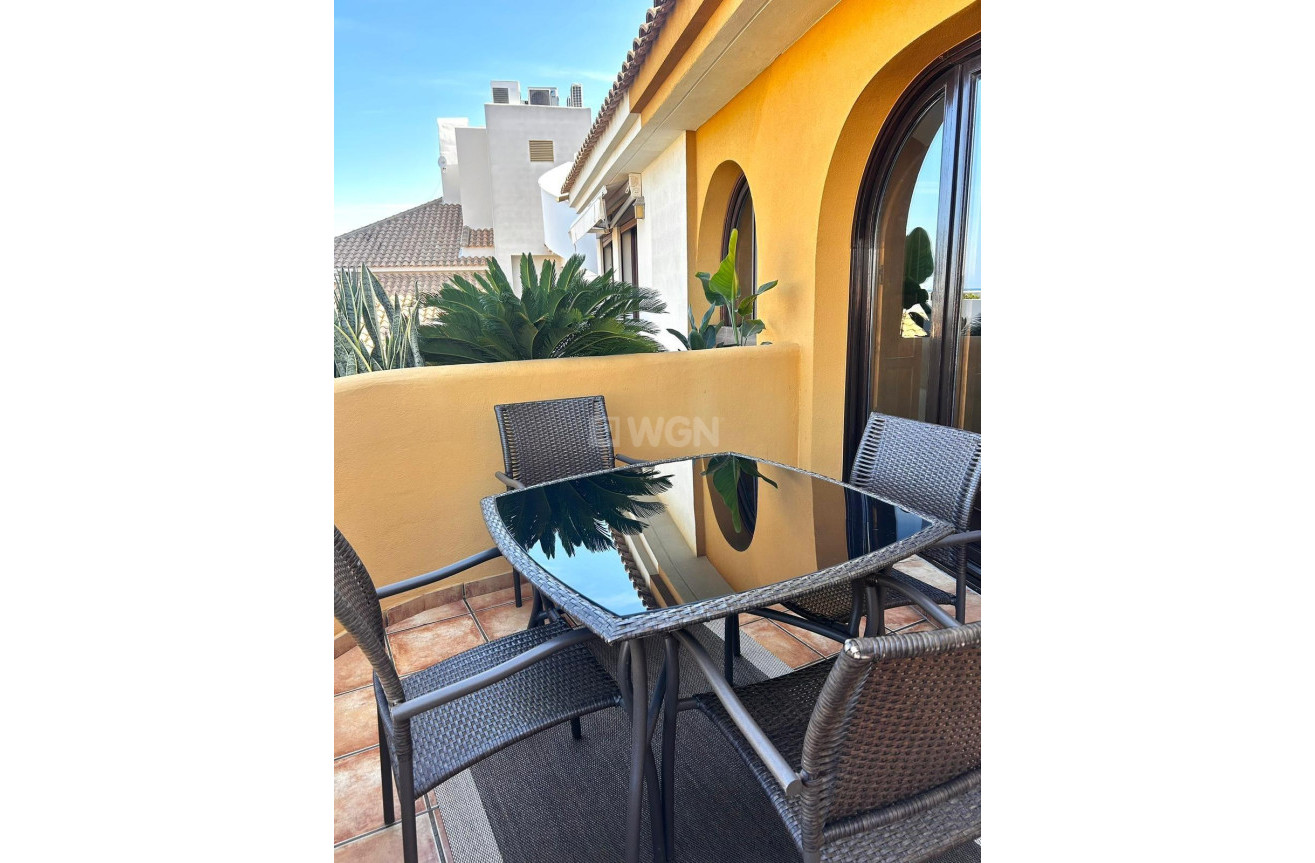 Odsprzedaż - Mieszkanie w bloku - Torrevieja - Punta Prima