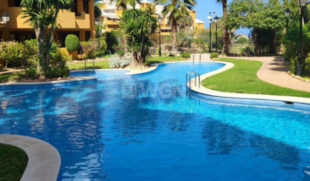 Odsprzedaż - Mieszkanie w bloku - Torrevieja - Punta Prima