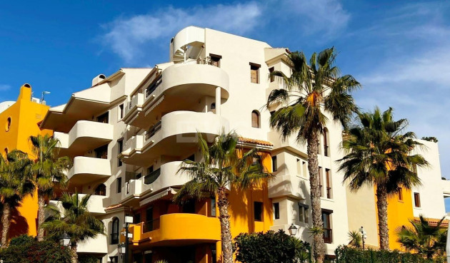Odsprzedaż - Mieszkanie w bloku - Torrevieja - Punta Prima