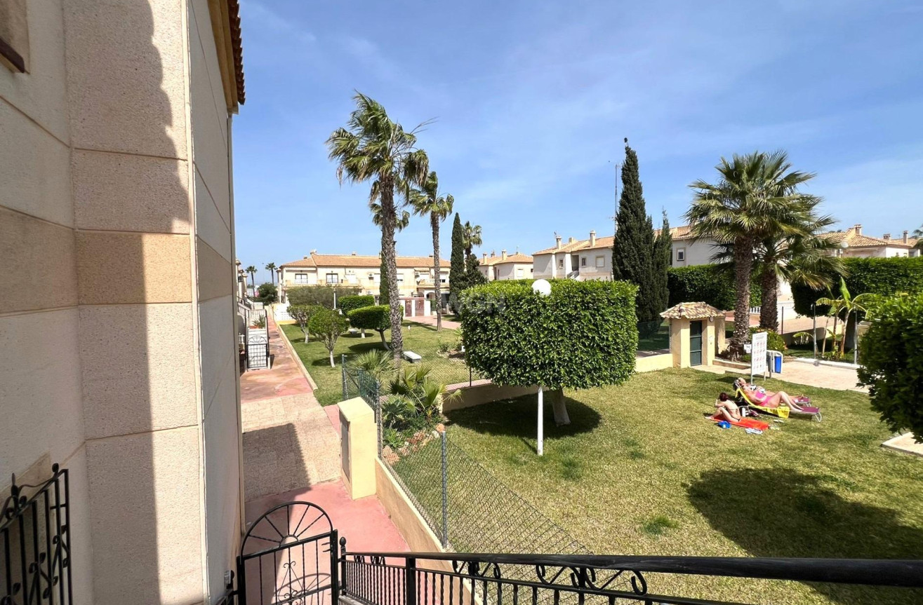 Odsprzedaż - Bungalow - Torrevieja - aguas nuevas