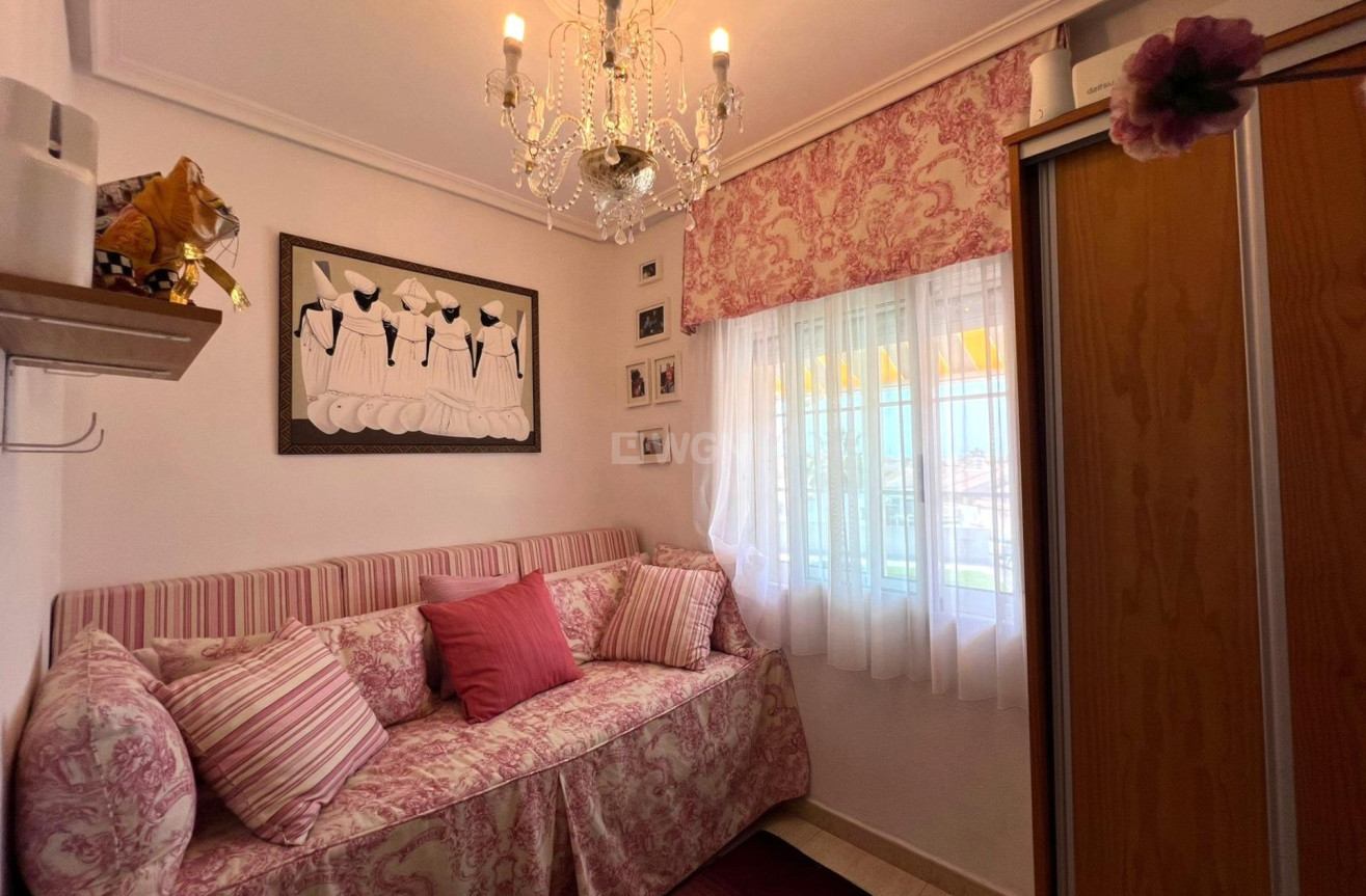 Odsprzedaż - Bungalow - Torrevieja - aguas nuevas