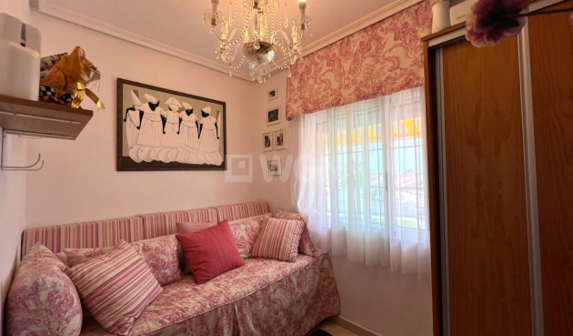 Odsprzedaż - Bungalow - Torrevieja - aguas nuevas