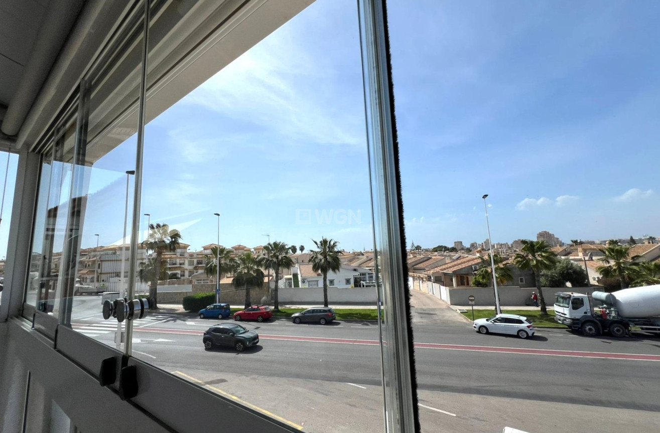 Odsprzedaż - Bungalow - Torrevieja - aguas nuevas