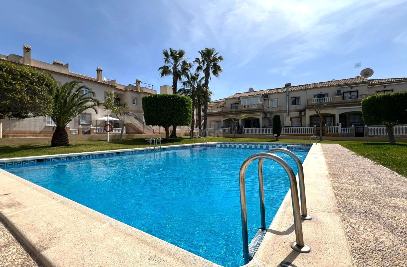 Odsprzedaż - Bungalow - Torrevieja - aguas nuevas