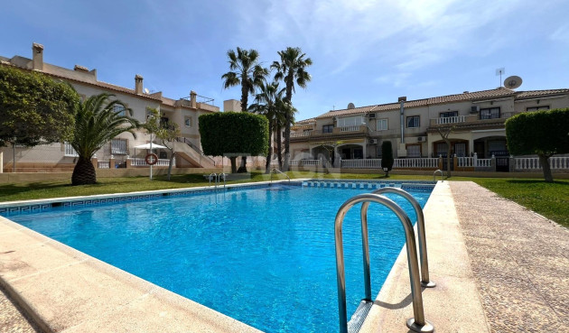 Odsprzedaż - Bungalow - Torrevieja - aguas nuevas