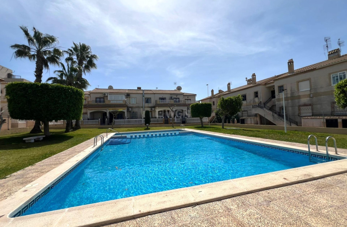 Odsprzedaż - Bungalow - Torrevieja - aguas nuevas