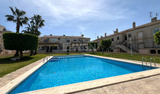Odsprzedaż - Bungalow - Torrevieja - aguas nuevas