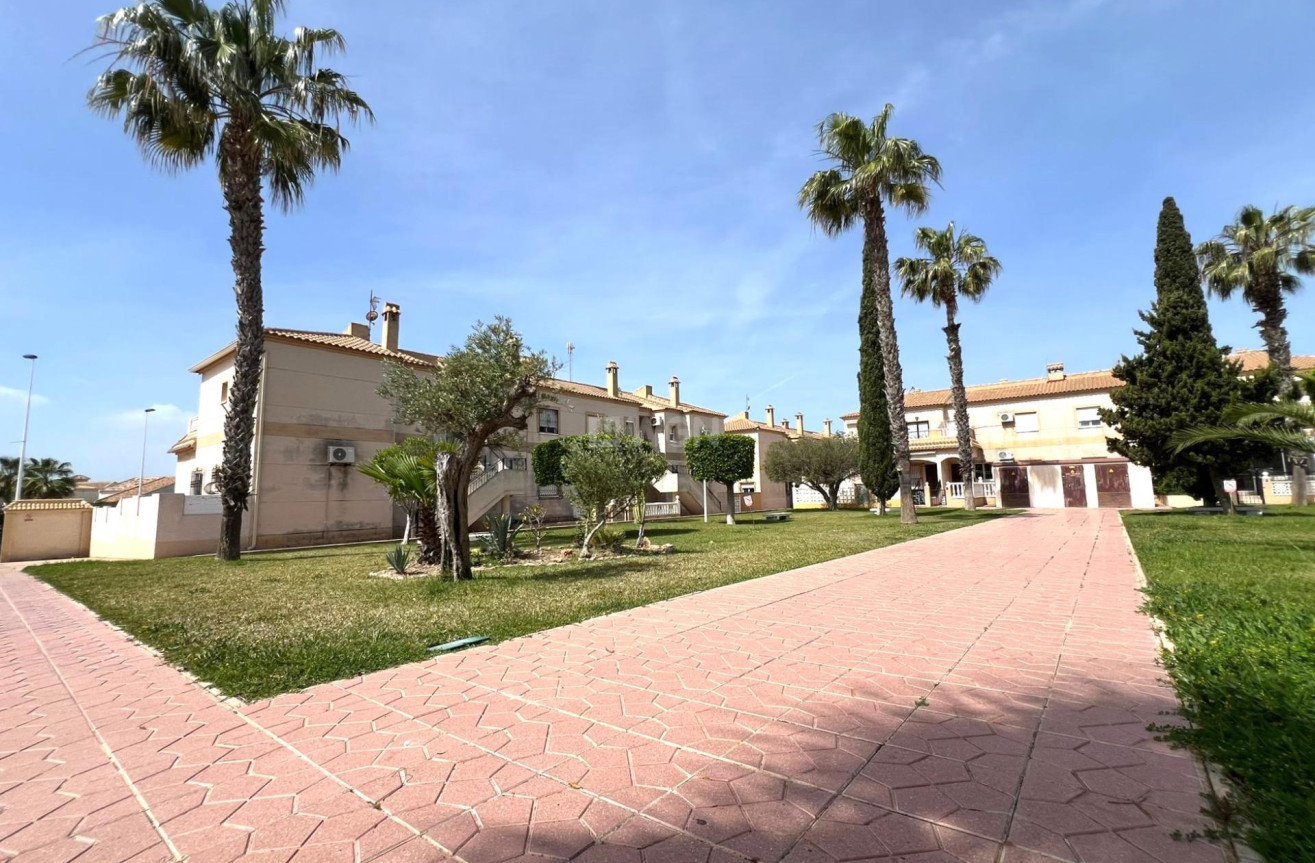Odsprzedaż - Bungalow - Torrevieja - aguas nuevas