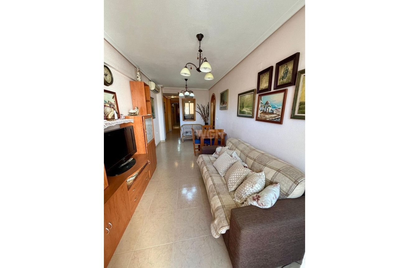 Odsprzedaż - Mieszkanie w bloku - Torrevieja - Centro
