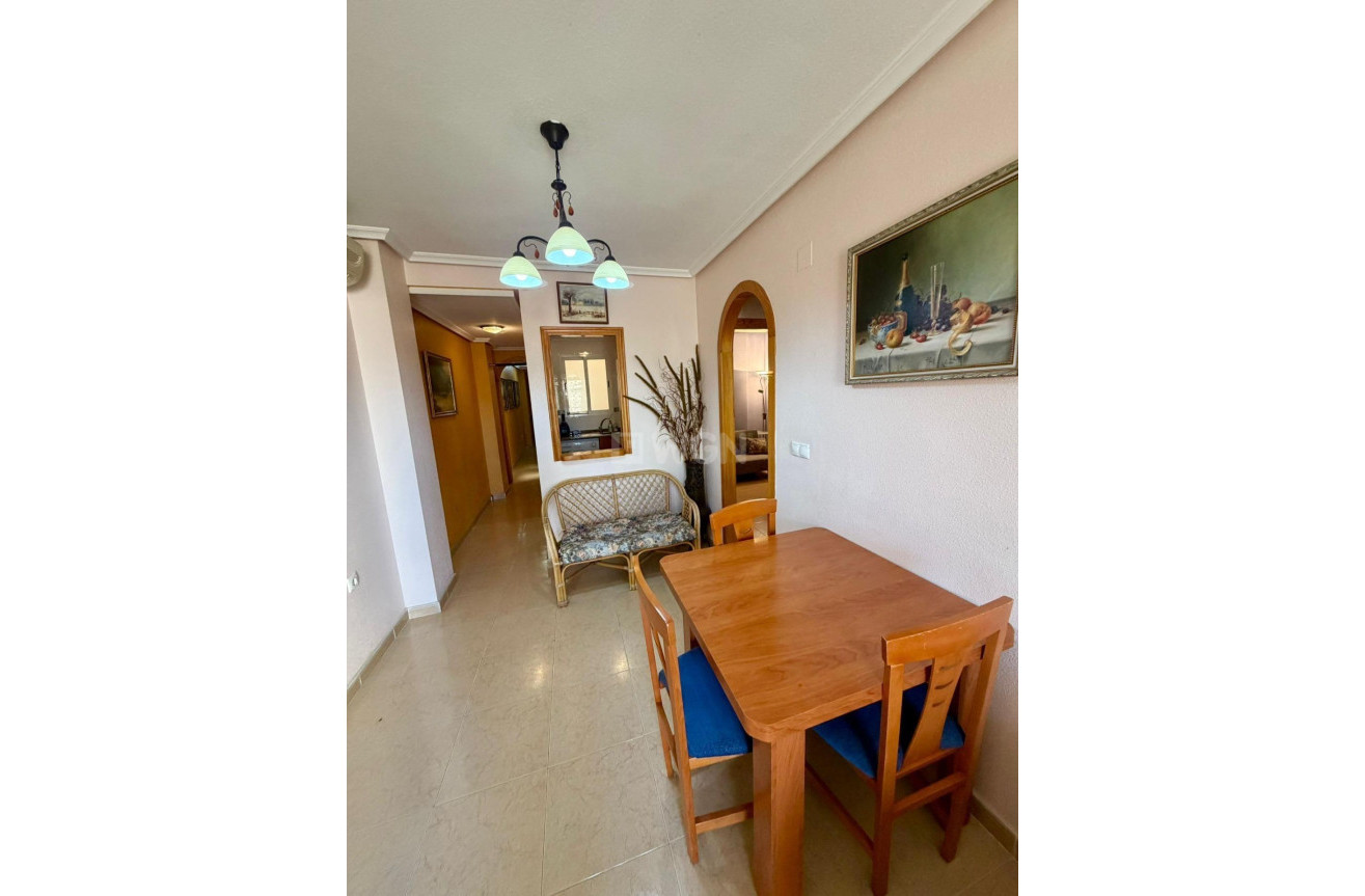 Odsprzedaż - Mieszkanie w bloku - Torrevieja - Centro