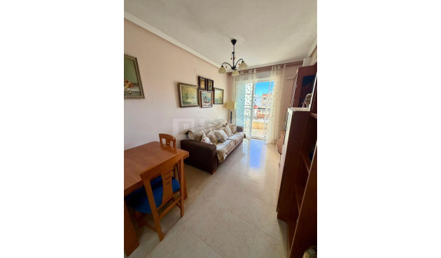 Odsprzedaż - Mieszkanie w bloku - Torrevieja - Centro