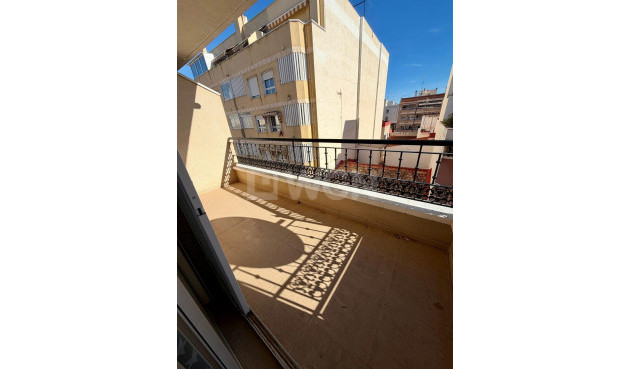 Odsprzedaż - Mieszkanie w bloku - Torrevieja - Centro