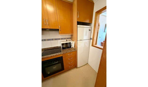 Odsprzedaż - Mieszkanie w bloku - Torrevieja - Centro
