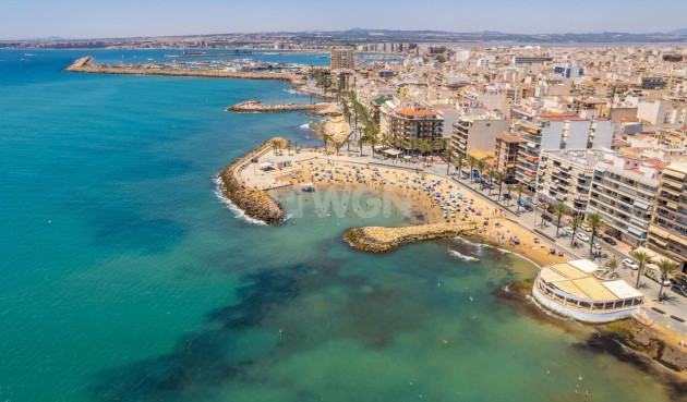 Odsprzedaż - Mieszkanie w bloku - Torrevieja - Centro