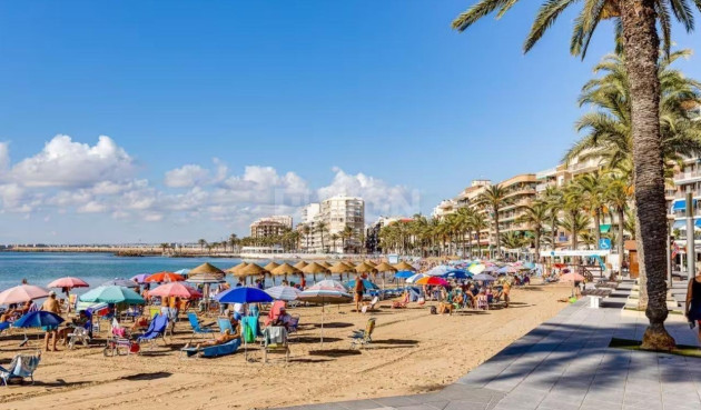 Odsprzedaż - Mieszkanie w bloku - Torrevieja - Centro