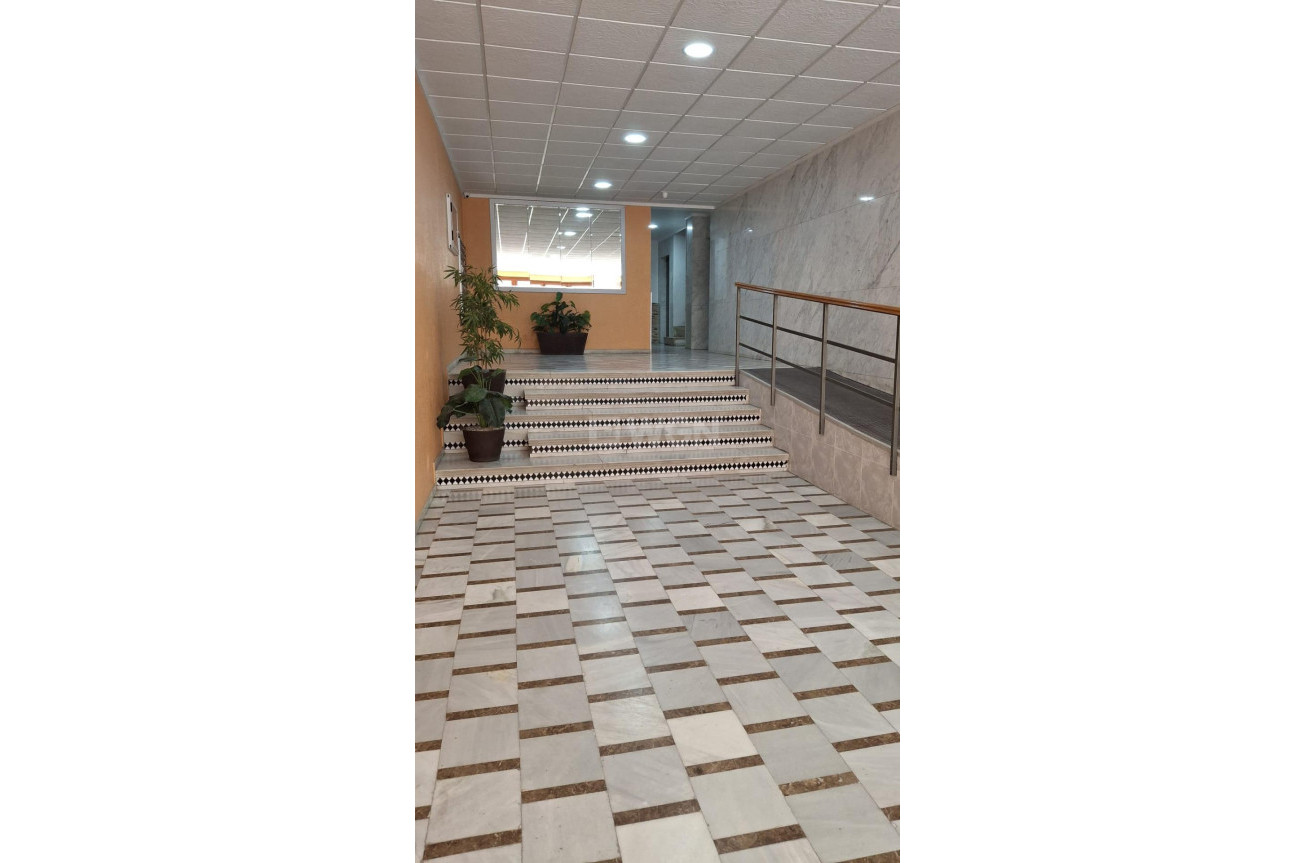 Odsprzedaż - Mieszkanie w bloku - Torrevieja - Acequion