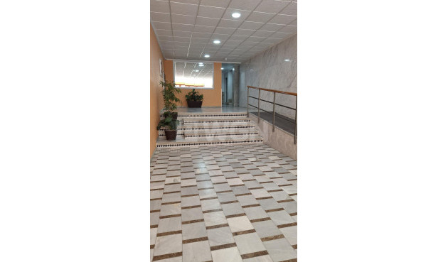 Odsprzedaż - Mieszkanie w bloku - Torrevieja - Acequion