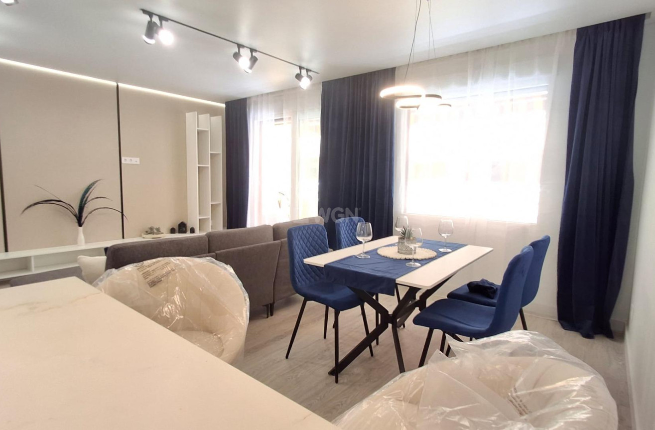 Odsprzedaż - Mieszkanie w bloku - Torrevieja - Acequion