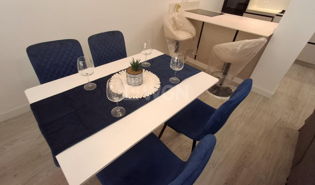 Odsprzedaż - Mieszkanie w bloku - Torrevieja - Acequion