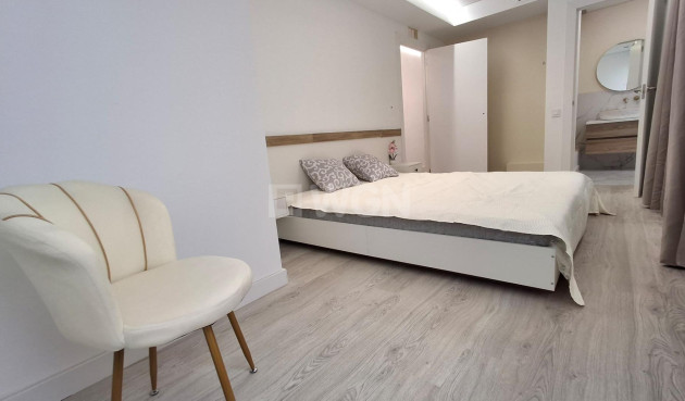 Odsprzedaż - Mieszkanie w bloku - Torrevieja - Acequion