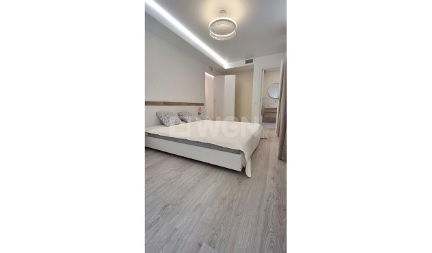 Odsprzedaż - Mieszkanie w bloku - Torrevieja - Acequion