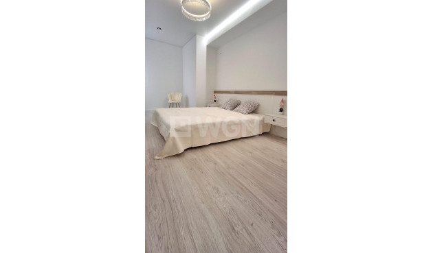 Odsprzedaż - Mieszkanie w bloku - Torrevieja - Acequion