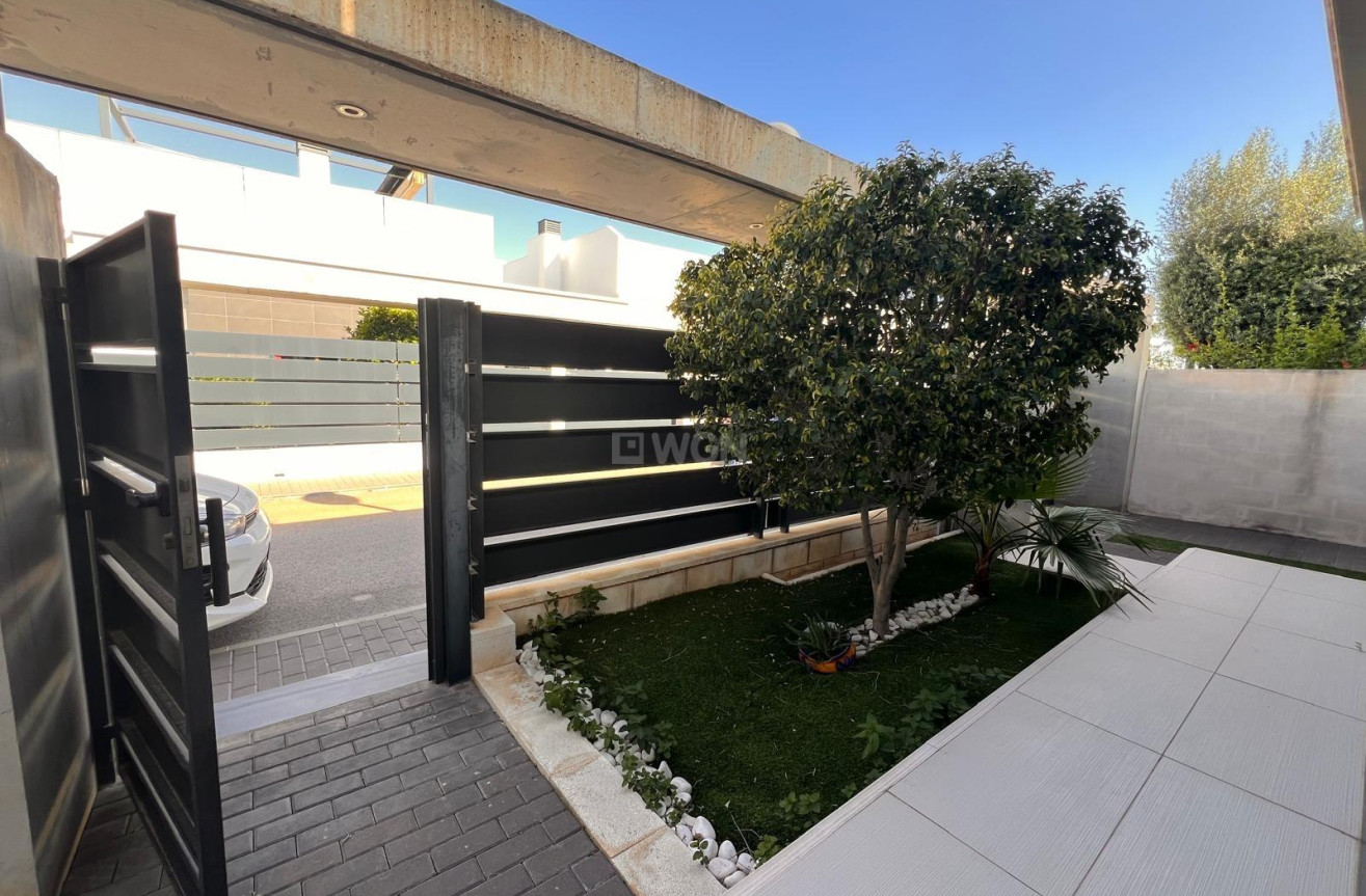 Odsprzedaż - Villa - Orihuela Costa - Lomas de Cabo Roig