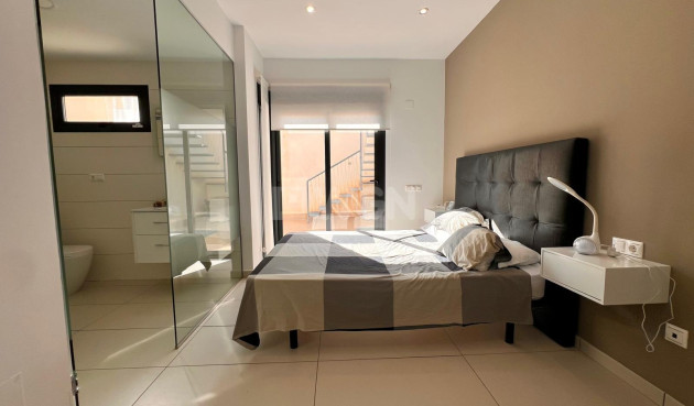 Odsprzedaż - Villa - Orihuela Costa - Lomas de Cabo Roig