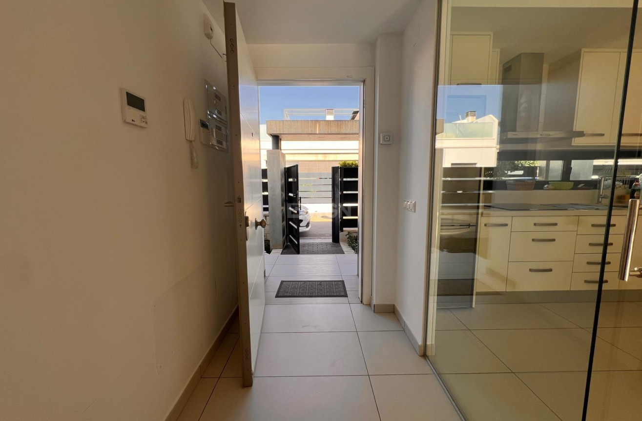 Odsprzedaż - Villa - Orihuela Costa - Lomas de Cabo Roig