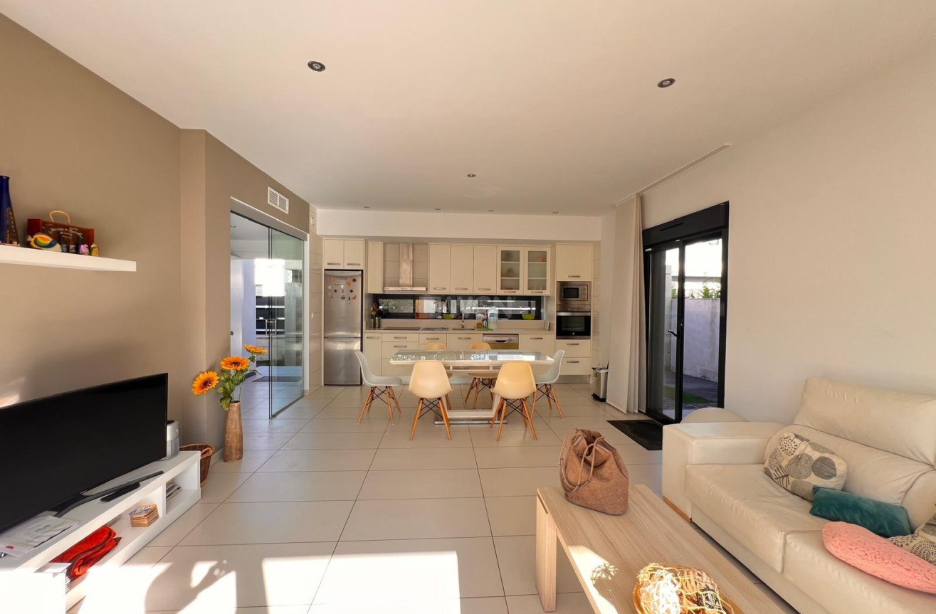 Odsprzedaż - Villa - Orihuela Costa - Lomas de Cabo Roig