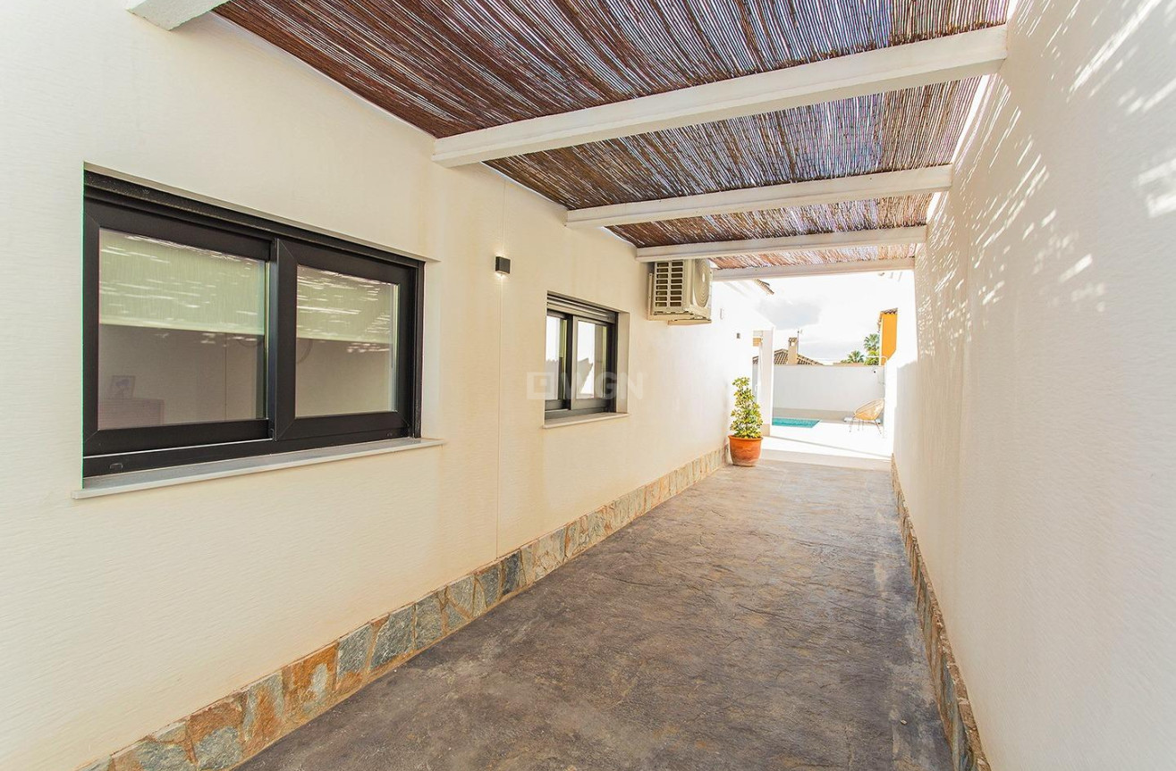 Odsprzedaż - Kamienica - Torrevieja - La Siesta