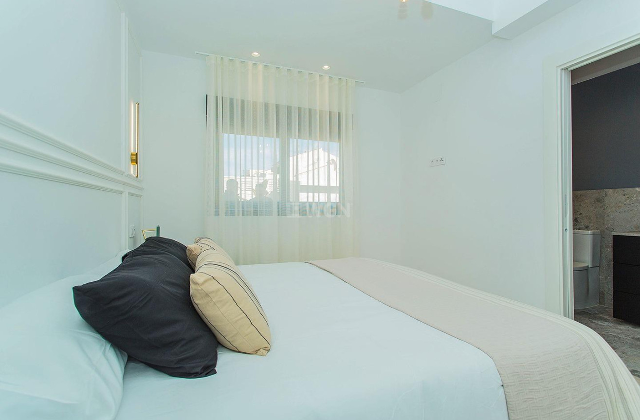 Odsprzedaż - Kamienica - Torrevieja - La Siesta