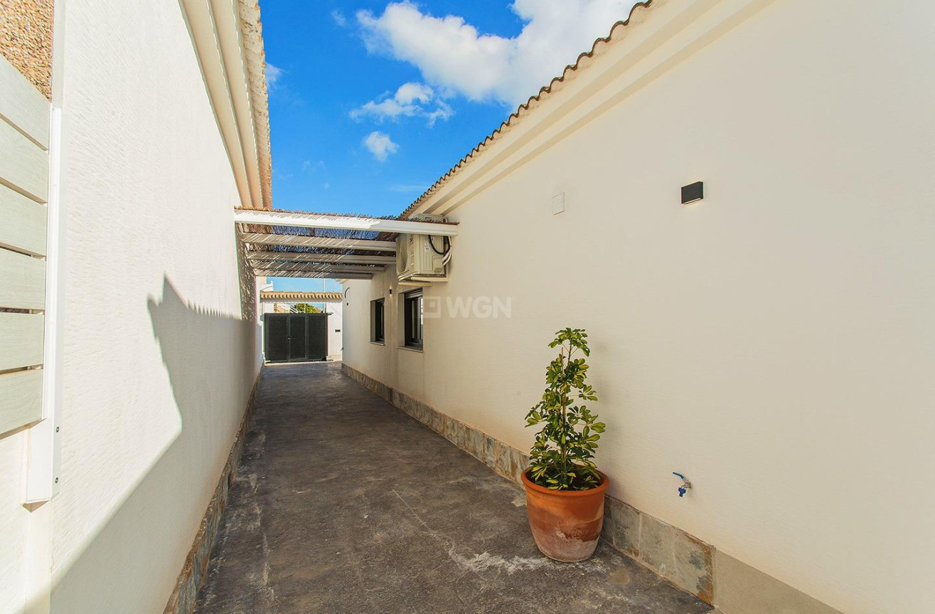 Odsprzedaż - Kamienica - Torrevieja - La Siesta
