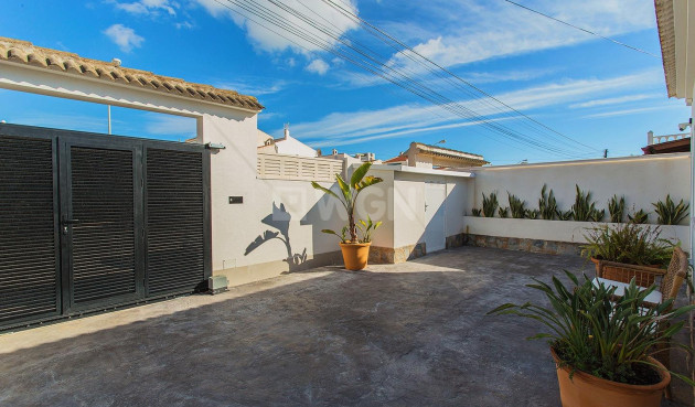 Odsprzedaż - Kamienica - Torrevieja - La Siesta
