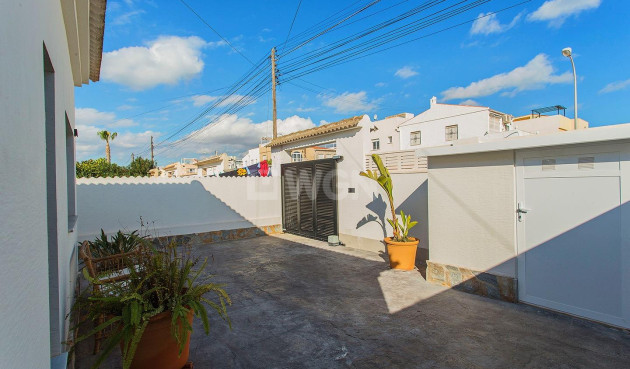 Odsprzedaż - Kamienica - Torrevieja - La Siesta