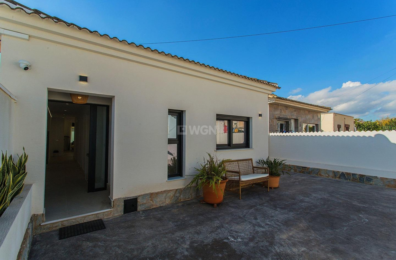 Odsprzedaż - Kamienica - Torrevieja - La Siesta