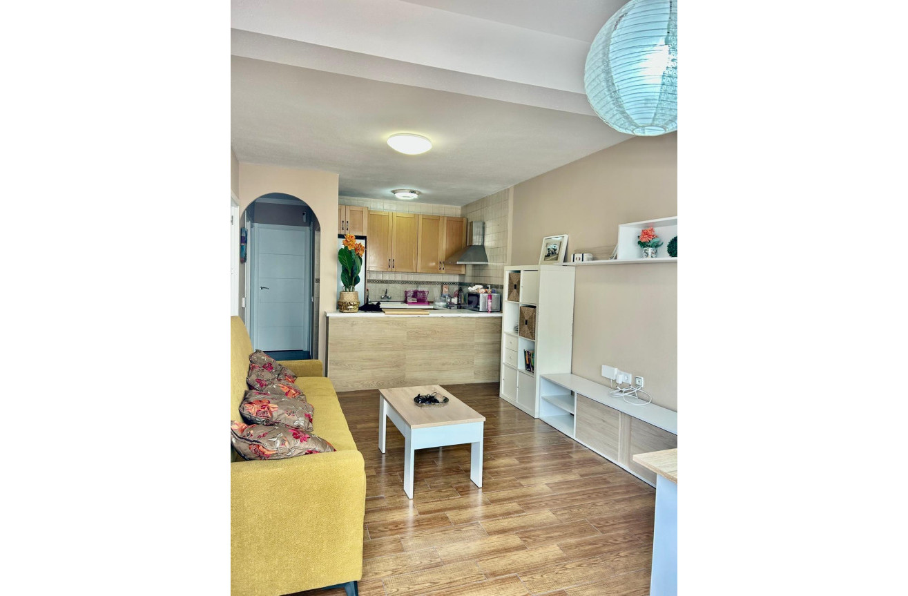 Odsprzedaż - Mieszkanie w bloku - Torrevieja - Sector 25