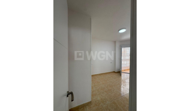 Odsprzedaż - Mieszkanie w bloku - Torrevieja - Centro