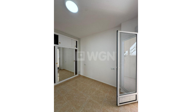 Odsprzedaż - Mieszkanie w bloku - Torrevieja - Centro